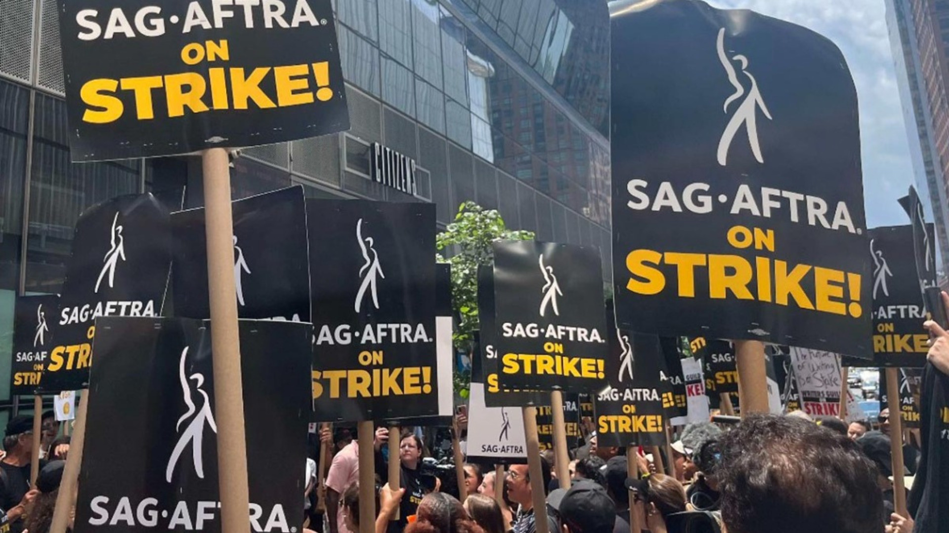 Atores de Hollywood discutem com sindicato pelo fim da greve