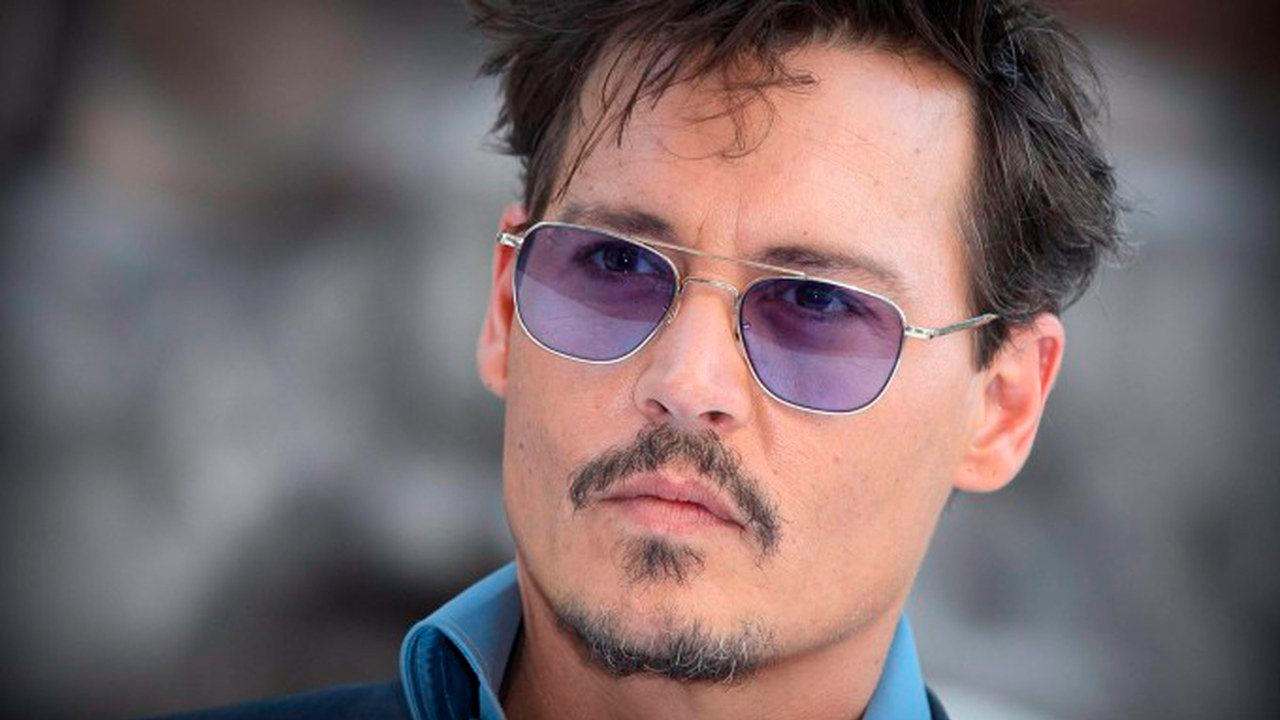 Johnny Depp: Homem invade a mansão do ator e é preso enquanto tomava banho. Entenda essa história!