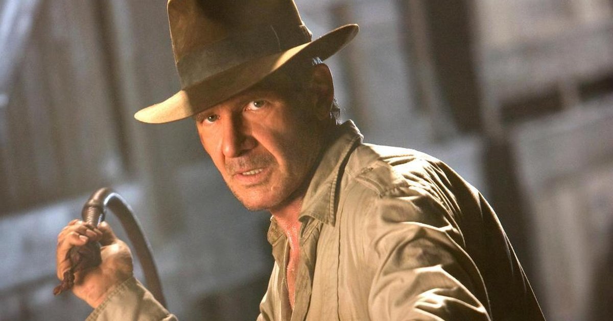Harrison Ford aparece trajado de Indiana Jones em imagem do set do quinto longa do aventureiro!