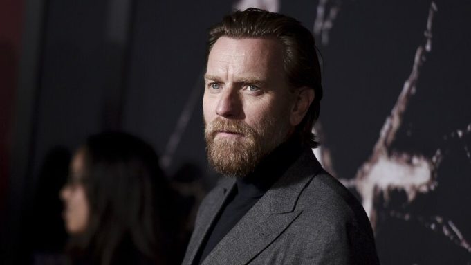 Obi-Wan Kenobi: Ewan McGregor é visto trajado como o Jedi nos bastidores da série!