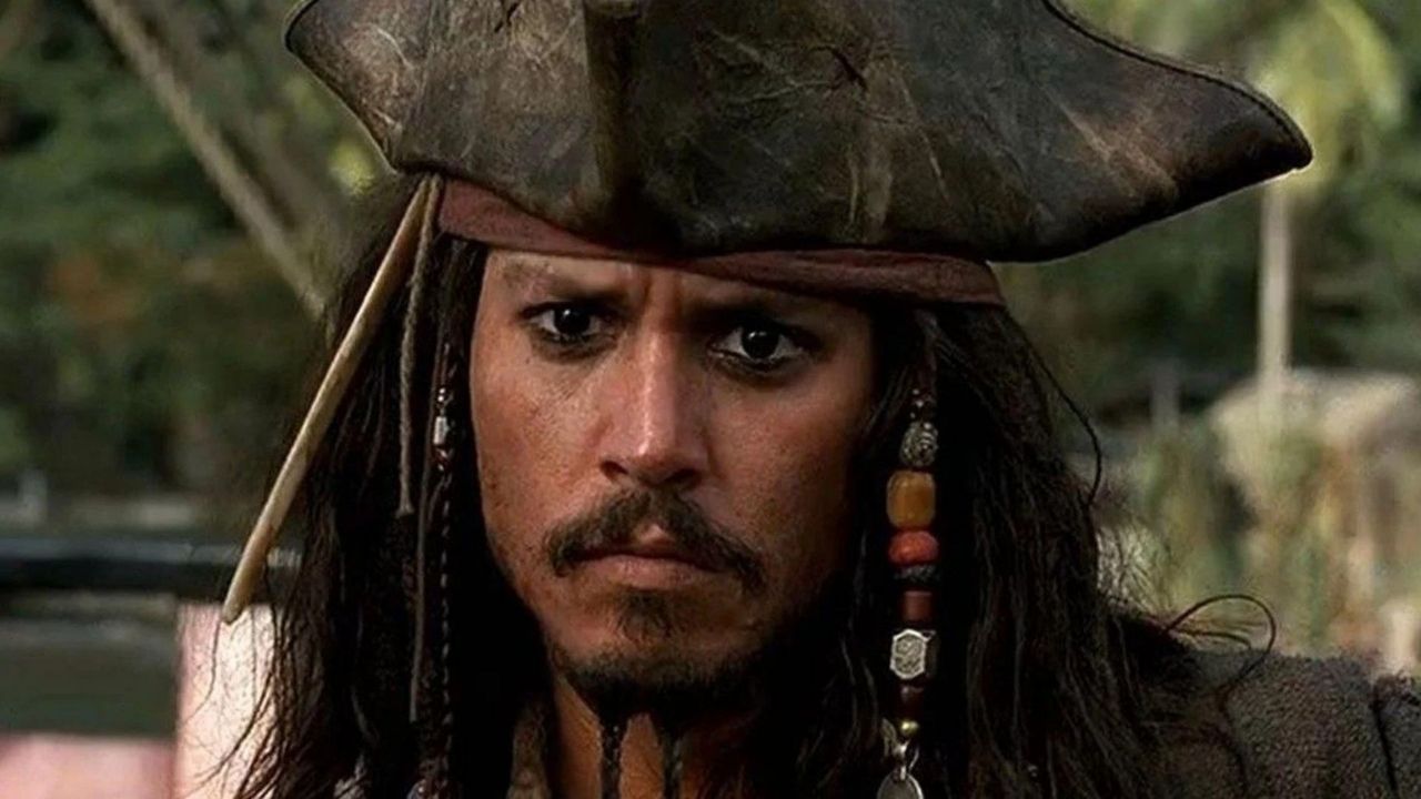 Johnny Depp desmente rumores sobre retorno para Piratas do Caribe