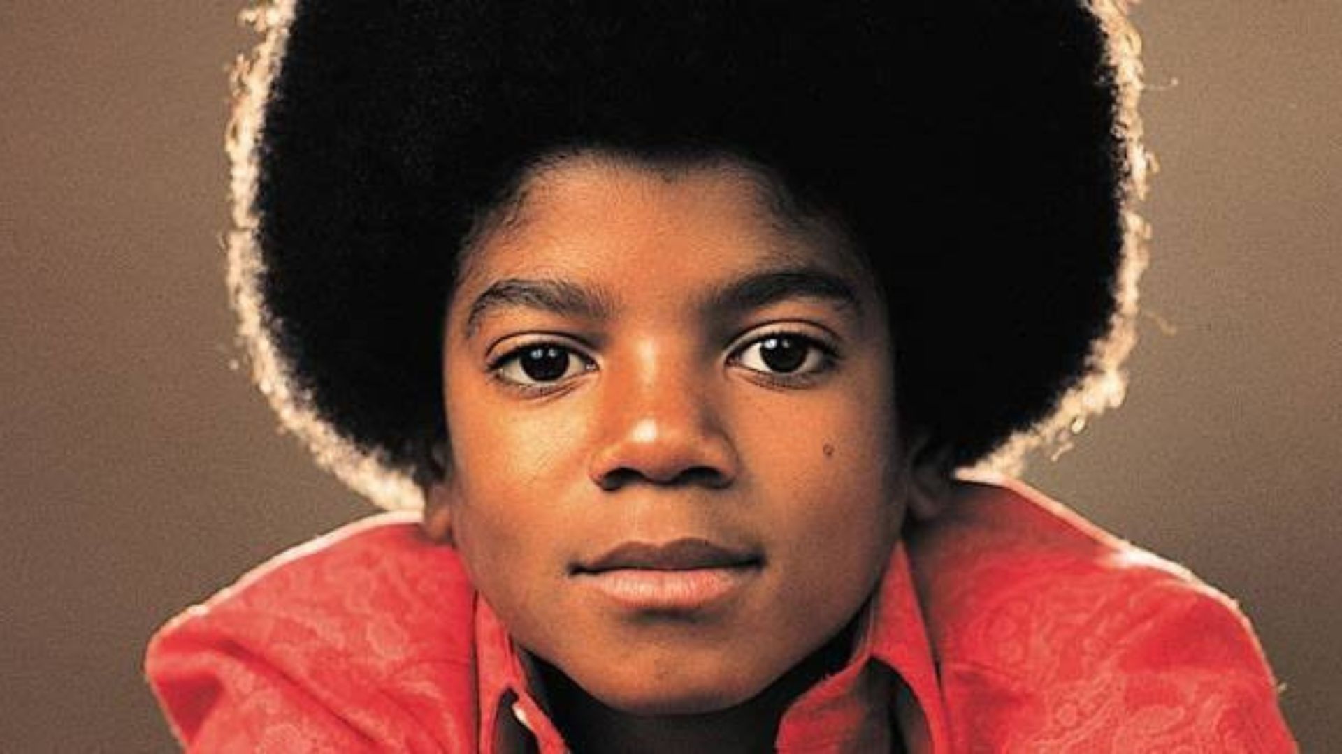 Escolhido o ator mirim para interpretar Michael Jackson em sua cinebiografia