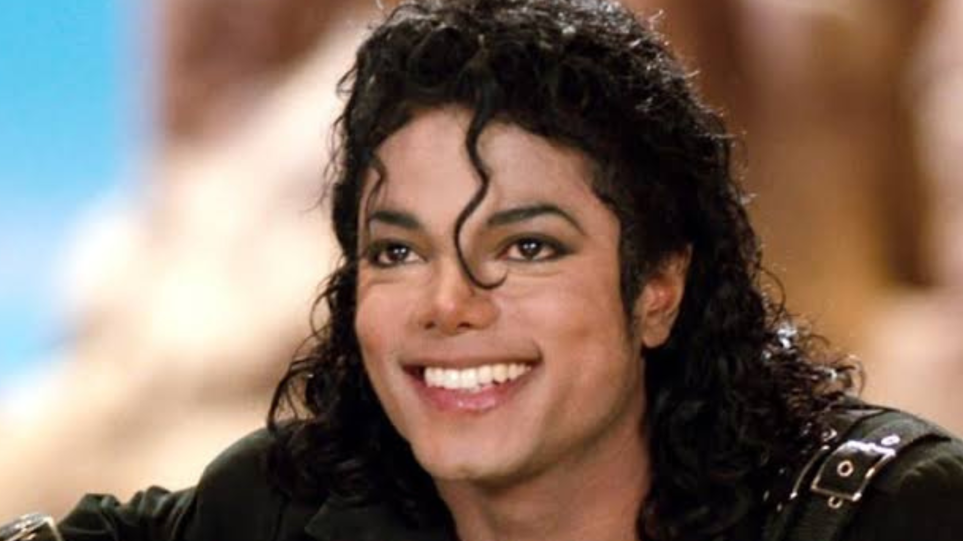 Cinebiografia de Michael Jackson ganha data de estreia