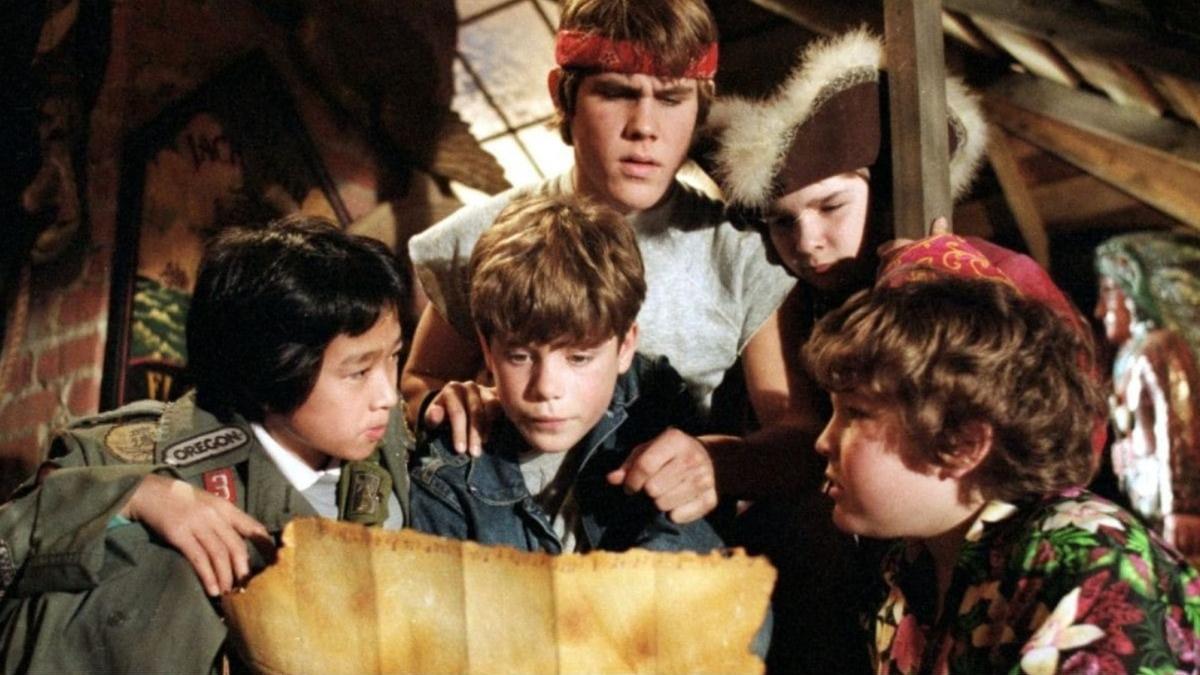 Os Goonies 2 finalmente vai sair do papel com roteirista definido
