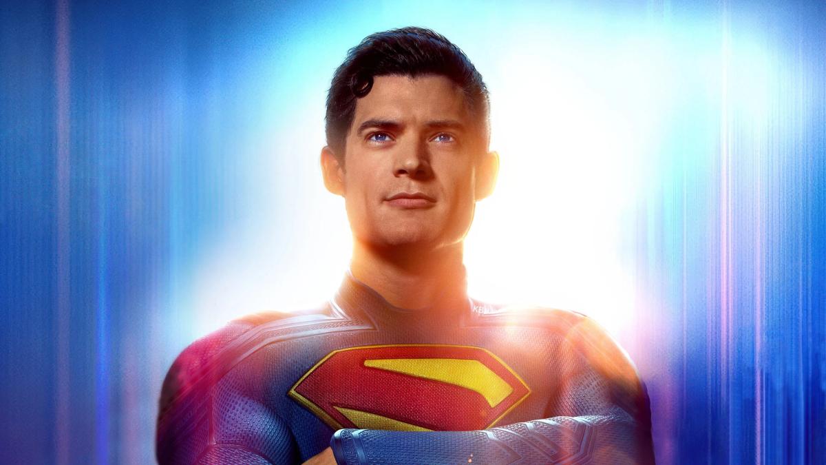 Crítica - "Superman" de James Gunn concilia lado inocente, política e nerdices com timing certeiro