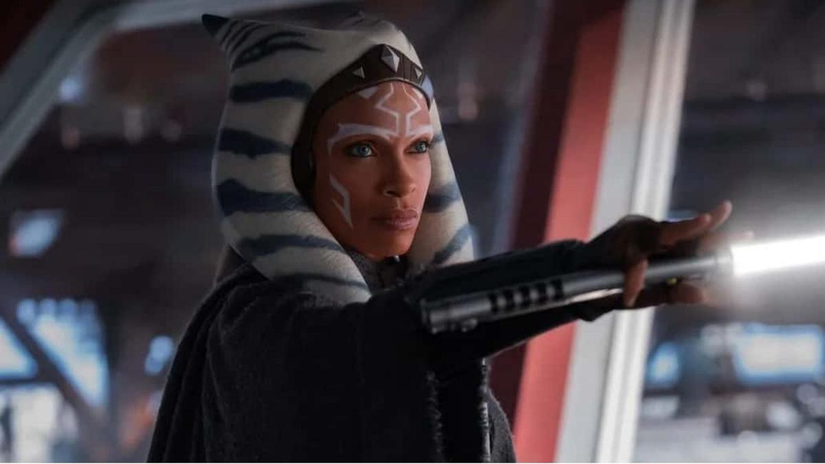 Rosario Dawson promete uma Ahsoka “mais alegre e destemida” na 2ª temporada da série