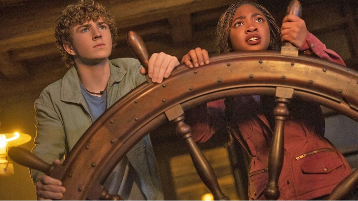 Percy Jackson e os Olimpianos ganha nova imagem de ação da 2ª temporada; estreia acontece em dezembro no Disney+